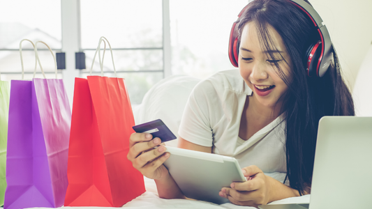 How Language And Currency Shape The Shopify Experience